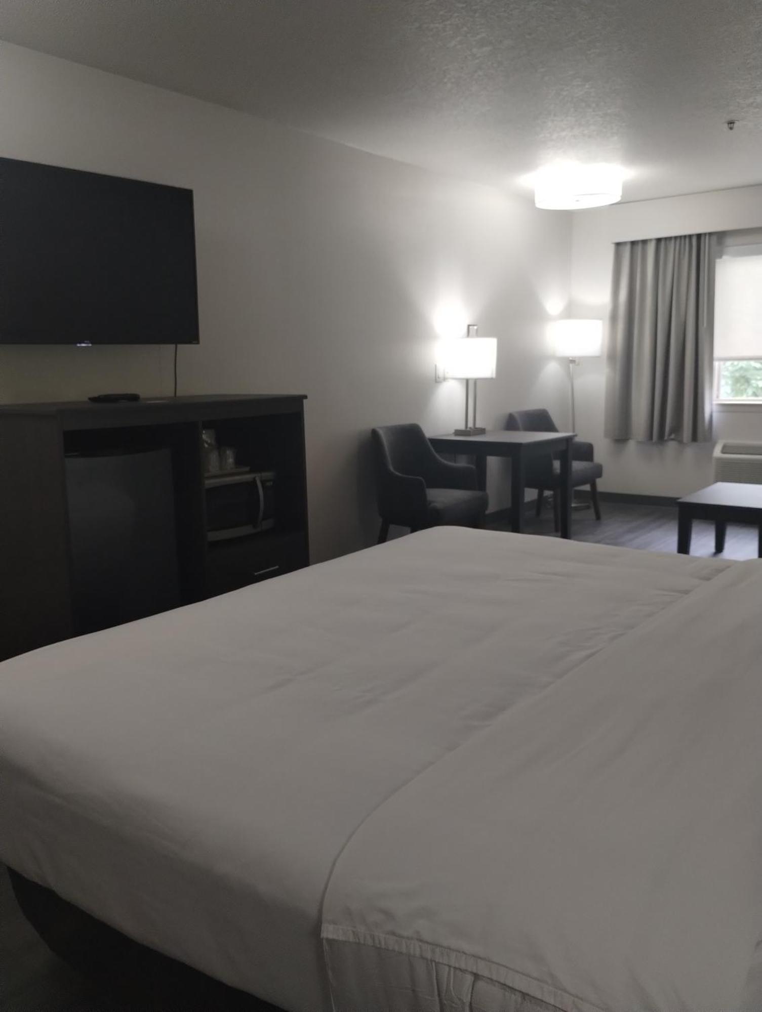 Quality Inn & Suites Wilsonville Exteriör bild
