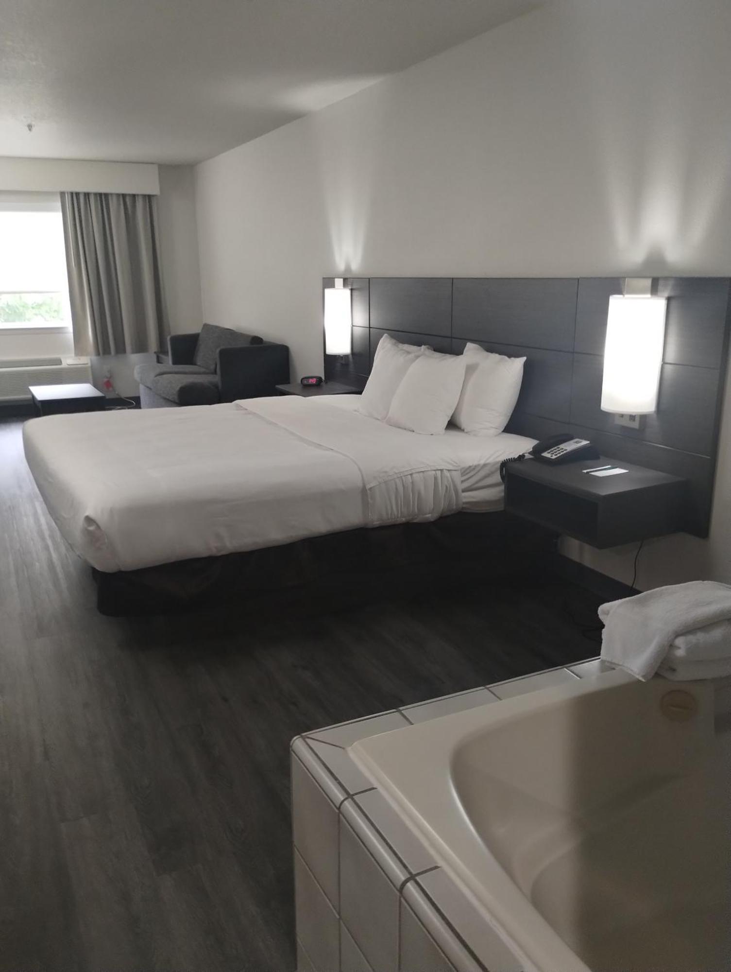Quality Inn & Suites Wilsonville Exteriör bild
